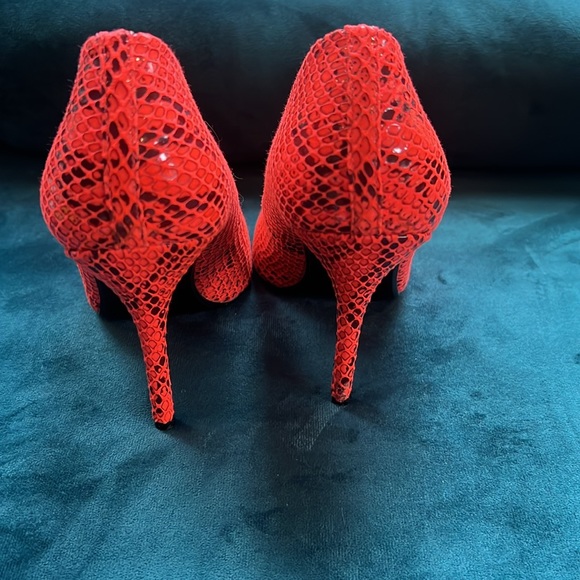 Steve Madden Snake Print Heels - Picture 5 of 7